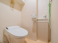 【神奈川県/川崎市中原区上丸子八幡町】ルジェンテ新丸子 トイレ：手洗い場付き