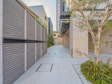 【神奈川県/川崎市中原区上丸子八幡町】ルジェンテ新丸子 アプローチ