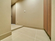 【東京都/港区三田】アトラス麻布十番 玄関