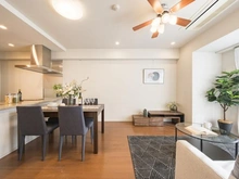 【東京都/港区麻布狸穴町】ブランズ麻布狸穴町 リビング・ダイニング