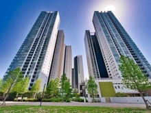 【東京都/港区港南】ワールドシティタワーズ アクアタワー 外観：写真左側奥