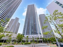 【東京都/中央区晴海】ドゥ・トゥール EAST 外観：中央の物件です。