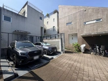 【東京都/目黒区柿の木坂】Clan 駐車場