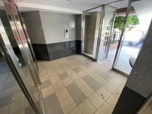 【東京都/港区白金】セザール白金ガーデン エントランス：オートロック付き