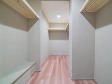 【東京都/港区三田】三田シティハウス 収納：約3帖のウォークインクローゼット