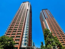 【東京都/港区六本木】六本木ヒルズレジデンス B棟 外観：B棟：右側