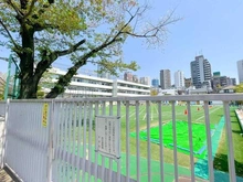 【東京都/港区西麻布】麻布霞町パーク・マンション 港区立笄小学校（現地より約500m）