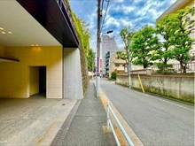 【東京都/港区六本木】パーク・コート麻布鳥居坂 前面道路