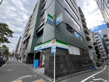 【東京都/港区六本木】パーク・コート麻布鳥居坂 ファミリーマート　麻布十番一丁目店（現地より約500m）