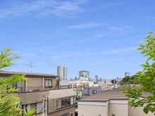 【東京都/港区白金】ザ・パークハウス白金 眺望：テラスから東京タワーが望めます※季節・天候による