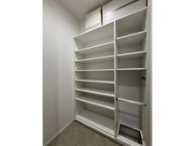 【東京都/港区六本木】フォレストテラス鳥居坂 収納：シューズインクローゼット