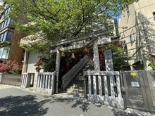 【東京都/港区六本木】フォレストテラス鳥居坂  十番稲荷神社（現地より約350m）：