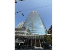 【東京都/港区麻布台】飯倉ヒルズ 麻布台ヒルズ（現地より約80m）：エントランスを出て目の前に麻布台ヒルズ入口がございます。