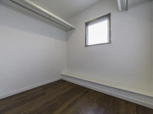 【東京都/渋谷区恵比寿】恵比寿ブルーメ 収納：ウォークインクローゼット（約6.5帖の洋室）