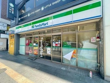 【東京都/港区六本木】THE ROPPONGI TOKYO ファミリーマート 六本木駅前店（現地より約190m）