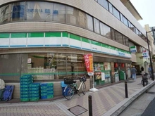 【東京都/港区麻布十番】東急ドエルアルス麻布十番  ファミリーマート麻布十番店（現地より約180m）