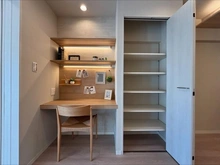 【東京都/港区三田】秀和第2三田綱町レジデンス リビング・ダイニング：ワーキングスペース・収納