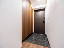 【東京都/世田谷区粕谷】蘆花公園ザ・レジデンス フォレストコート 玄関