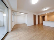 【東京都/世田谷区北烏山】プラウド富士見ヶ丘コートテラス リビング・ダイニング：奥：洋室