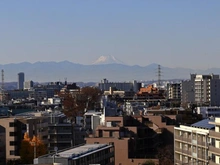 【東京都/世田谷区南烏山】ライオンズステーションプラザ千歳烏山 眺望：富士山（ズームあり）※天候による