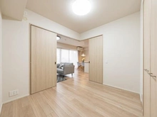 【東京都/世田谷区桜上水】桜上水ガーデンズ　 E棟 洋室：約5.0帖