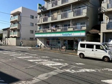【東京都/世田谷区上北沢】プラウド上北沢ディアージュ ファミリーマートまるいし八幡山店（現地より約520m）