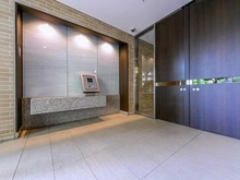 【東京都/世田谷区桜上水】桜上水ガーデンズ D棟 エントランス