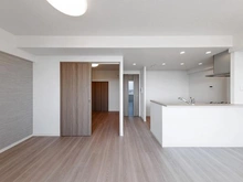 【東京都/世田谷区上祖師谷】コスモグランリュクス世田谷 リビング・ダイニング