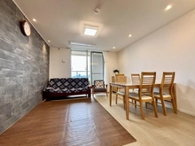 【東京都/新宿区西早稲田】西早稲田パークタワー リビング・ダイニング：LDK、各居室に外向きの間取りがある明るい室内です。