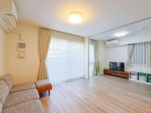 【東京都/調布市緑ケ丘】プラウド仙川緑ケ丘 リビング・ダイニング：（奥）洋室