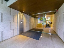 【東京都/調布市緑ケ丘】プラウド仙川緑ケ丘 エントランス