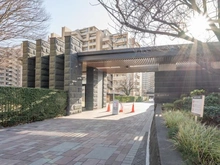 【東京都/世田谷区桜上水】桜上水ガーデンズ D棟 エントランスゲート