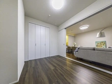 【東京都/世田谷区桜上水】桜上水ガーデンズ　 D棟 洋室：約6.6帖