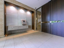 【東京都/世田谷区桜上水】桜上水ガーデンズ　 D棟 エントランス