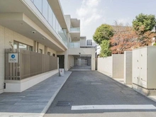 【東京都/世田谷区代田】プラウド世田谷代田 敷地内：防犯カメラを敷地内の複数個所に設置