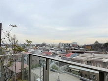 【東京都/世田谷区桜】レジデンスコート馬事公苑 眺望：バルコニーから　低層住居が続いており景観・日当たり・風通しに優れてます