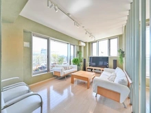 【東京都/世田谷区桜丘】パークハウス世田谷桜丘 リビング・ダイニング：リビングダイニングは東・南側採光で陽当たり・風通しに恵まれています。