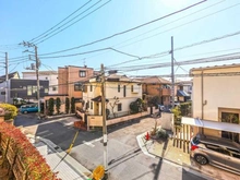 【東京都/世田谷区代田】マストレジデンス世田谷代田 眺望：前面棟無しで抜けた眺望・日当たりが特徴的です。