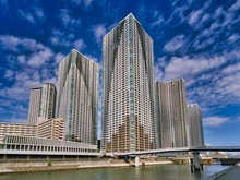 【東京都/中央区勝どき】THE TOKYO TOWERS　ザ・東京タワーズ シータワー 外観：本マンションは真中の建物です。