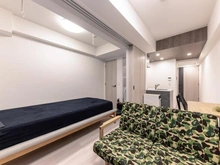 【東京都/世田谷区代田】デュオステージ下北沢 リビング・ダイニング：可動扉を閉めれば独立した洋室ができます