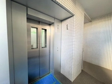 【東京都/世田谷区駒沢】レオニス駒沢公園 エレベーター