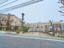 【東京都/世田谷区梅丘】プレミスト世田谷梅丘 山崎小学校（現地より約230m）