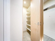 【東京都/品川区大崎】ゲートシティ大崎サウスパークタワー 収納：シューズインクローゼット