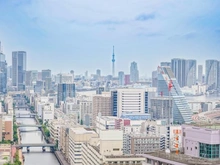 【東京都/港区港南】コスモポリス品川 バルコニーからの眺望：東京スカイツリー（ズームあり）