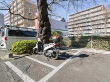 【東京都/世田谷区南烏山】芦花公園パークホームズ バイク置き場