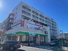 【東京都/世田谷区南烏山】芦花公園パークホームズ サミットストア芦花公園駅前店（現地より約230m）