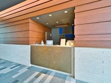 【東京都/港区白金台】プラウドタワー白金台 ロビー：コンシェルジュカウンター