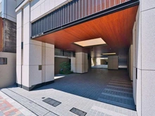 【東京都/渋谷区広尾】サンウッド広尾 駐車場アプローチ