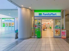 【東京都/港区海岸】ローレルタワールネ浜松町 ファミリーマートシーバンスア・モール店（現地より約240m）