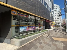 【東京都/中央区新川】Brillia新川一丁目 ミニストップ　新川1丁目店（現地より約60m）